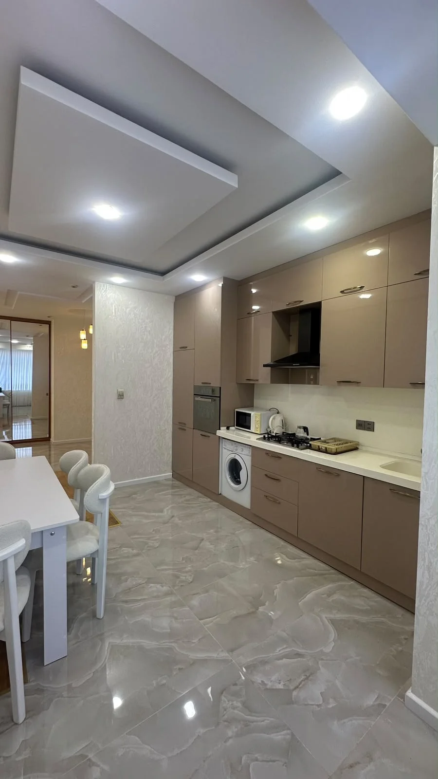 Kirayə 4 otaqlı Mənzil 175 m² Səbail r. İçərişəhər m. – şəkil 7