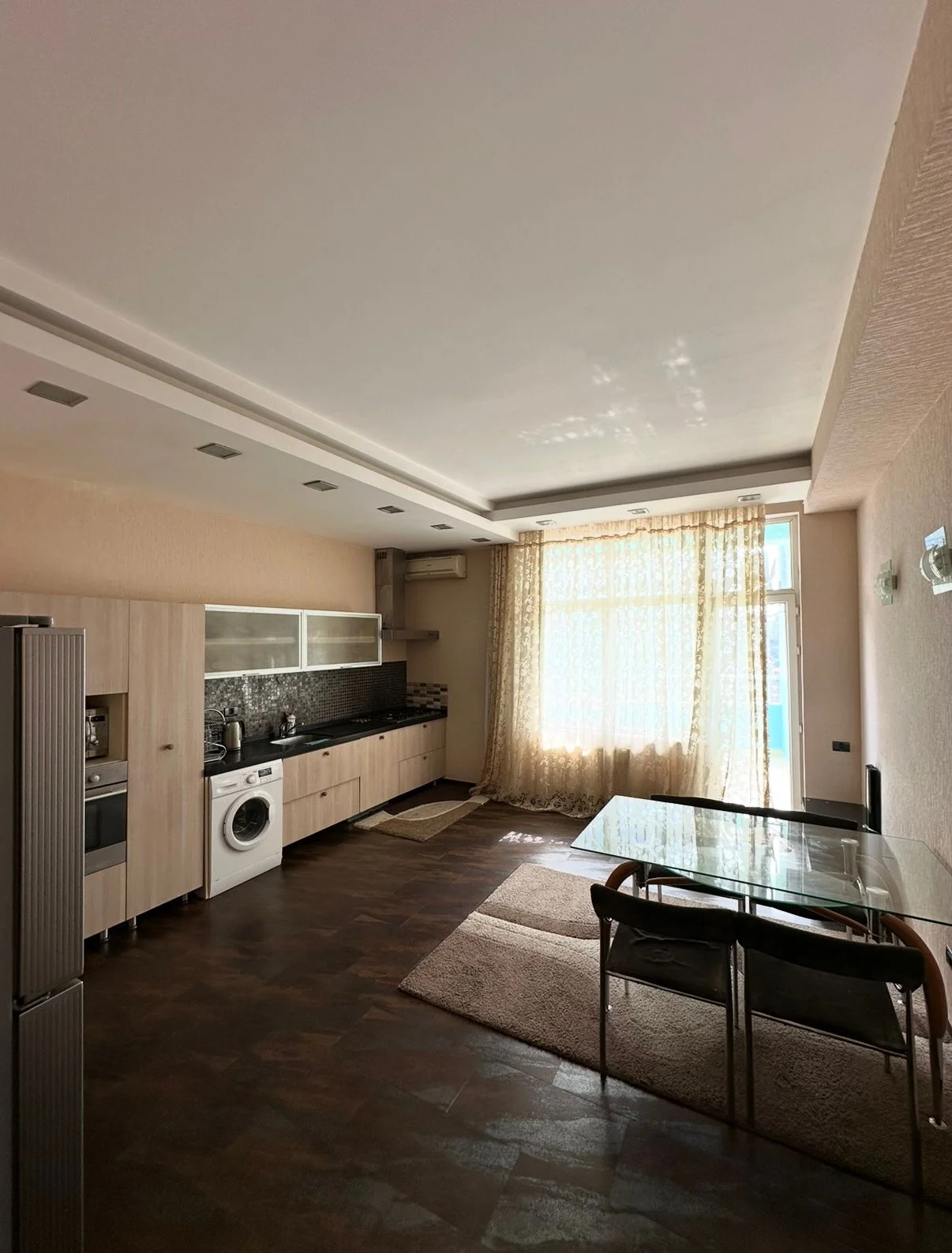 Kirayə 4 otaqlı Mənzil 200 m² Nəsimi r.