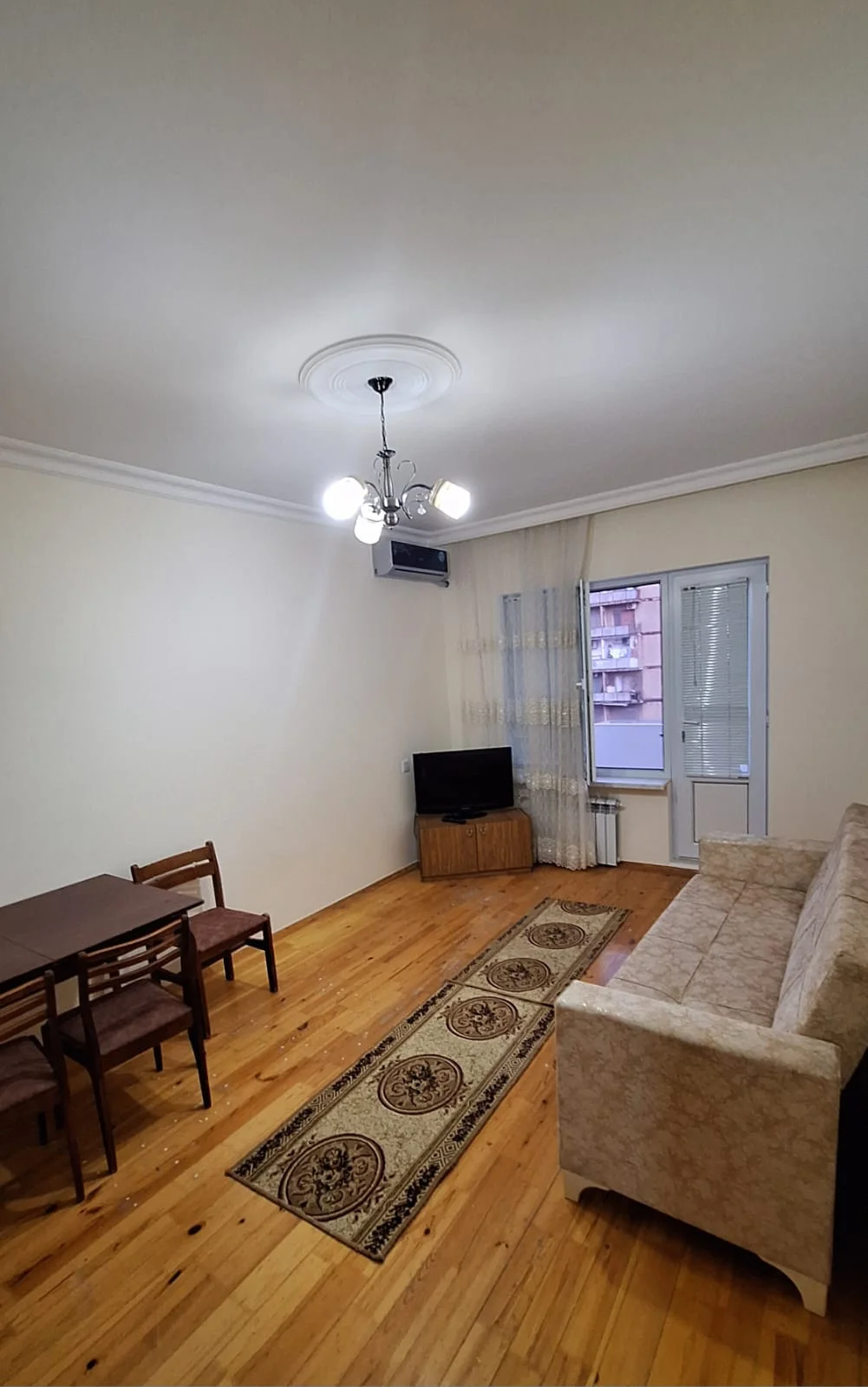 Kirayə 2 otaqlı Mənzil 60 m² Xətai r.