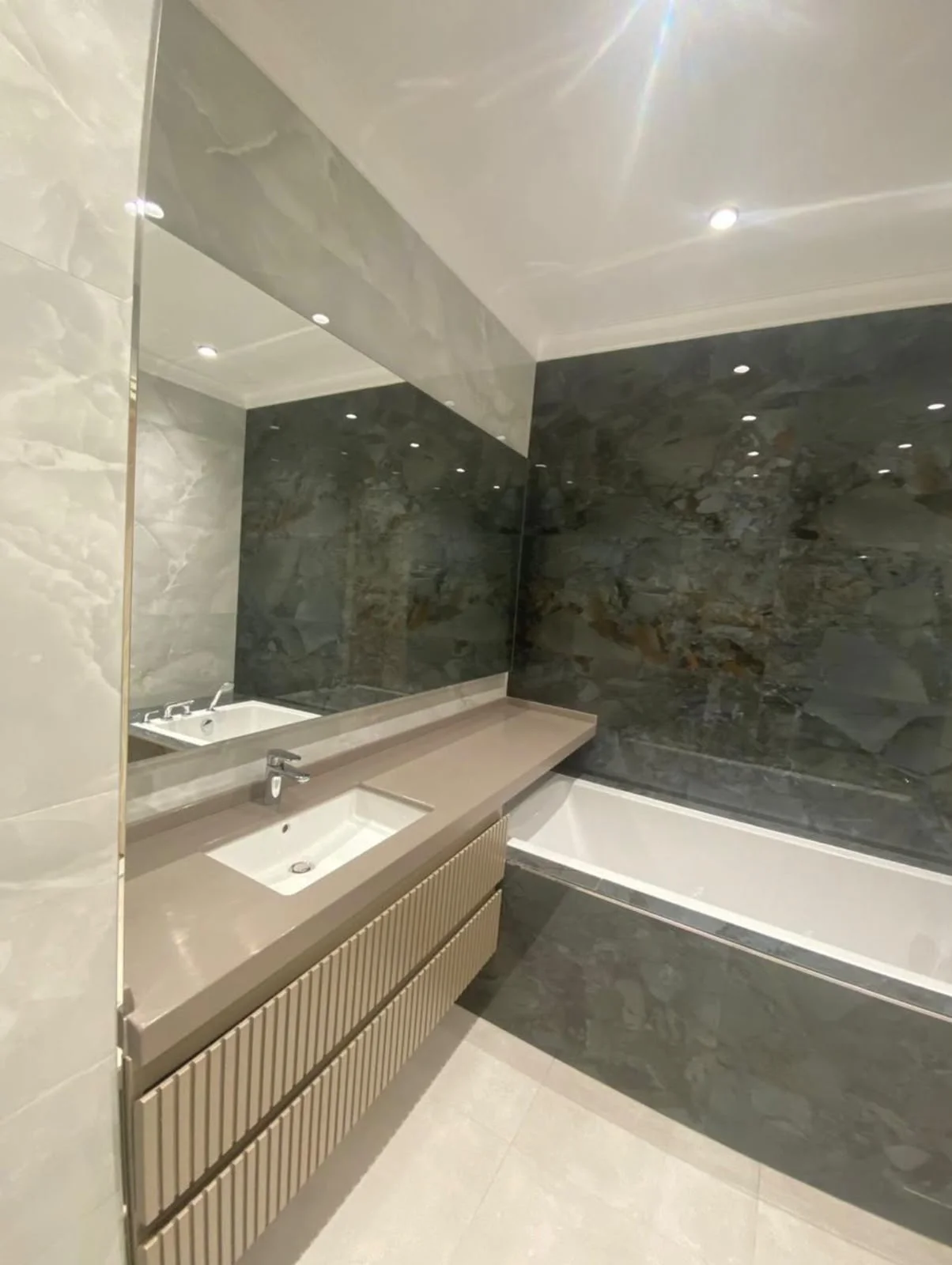 Kirayə 3 otaqlı Mənzil 180 m² Səbail r. – şəkil 17