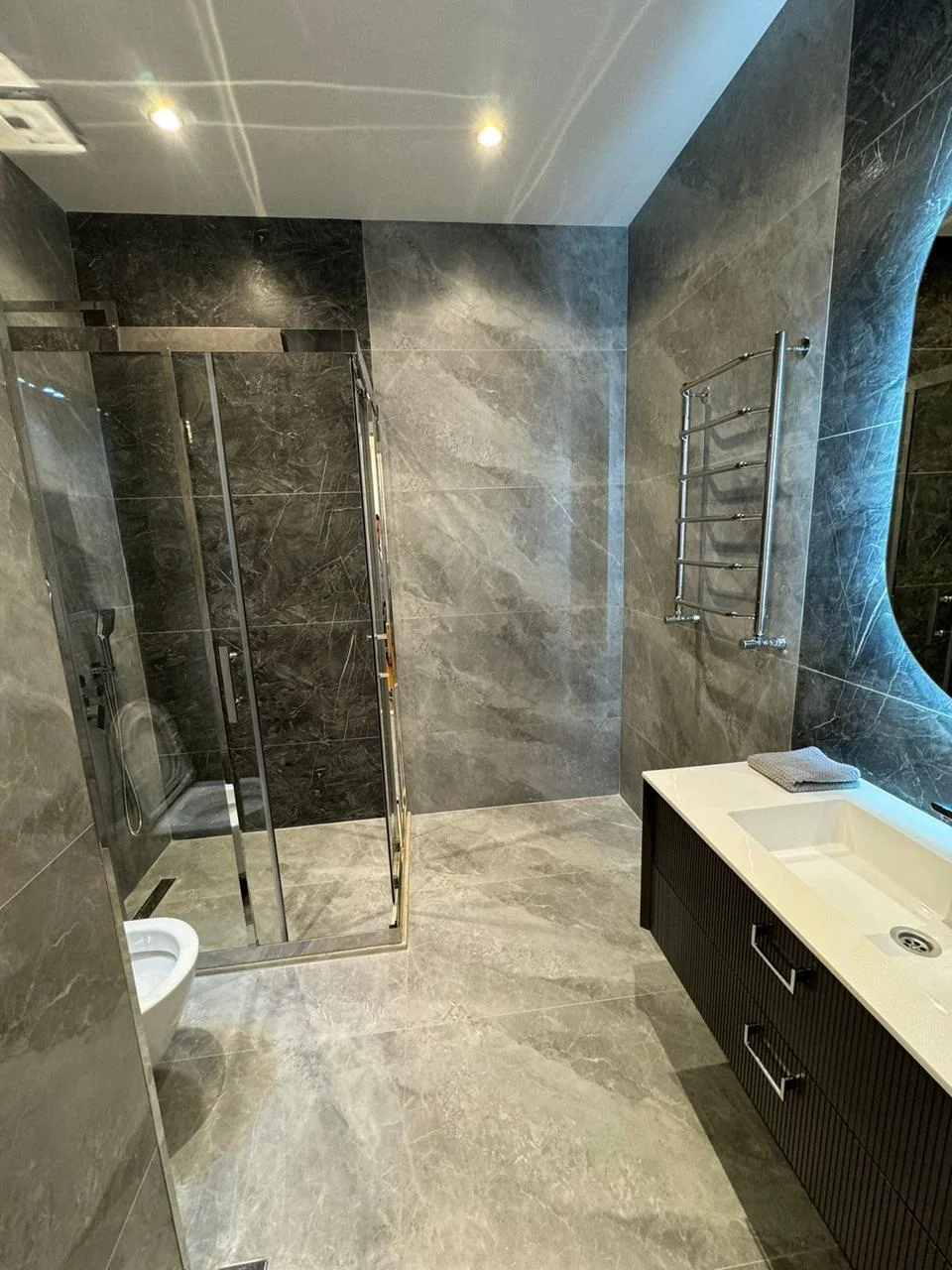 Kirayə 3 otaqlı Mənzil 120 m² Xətai r.