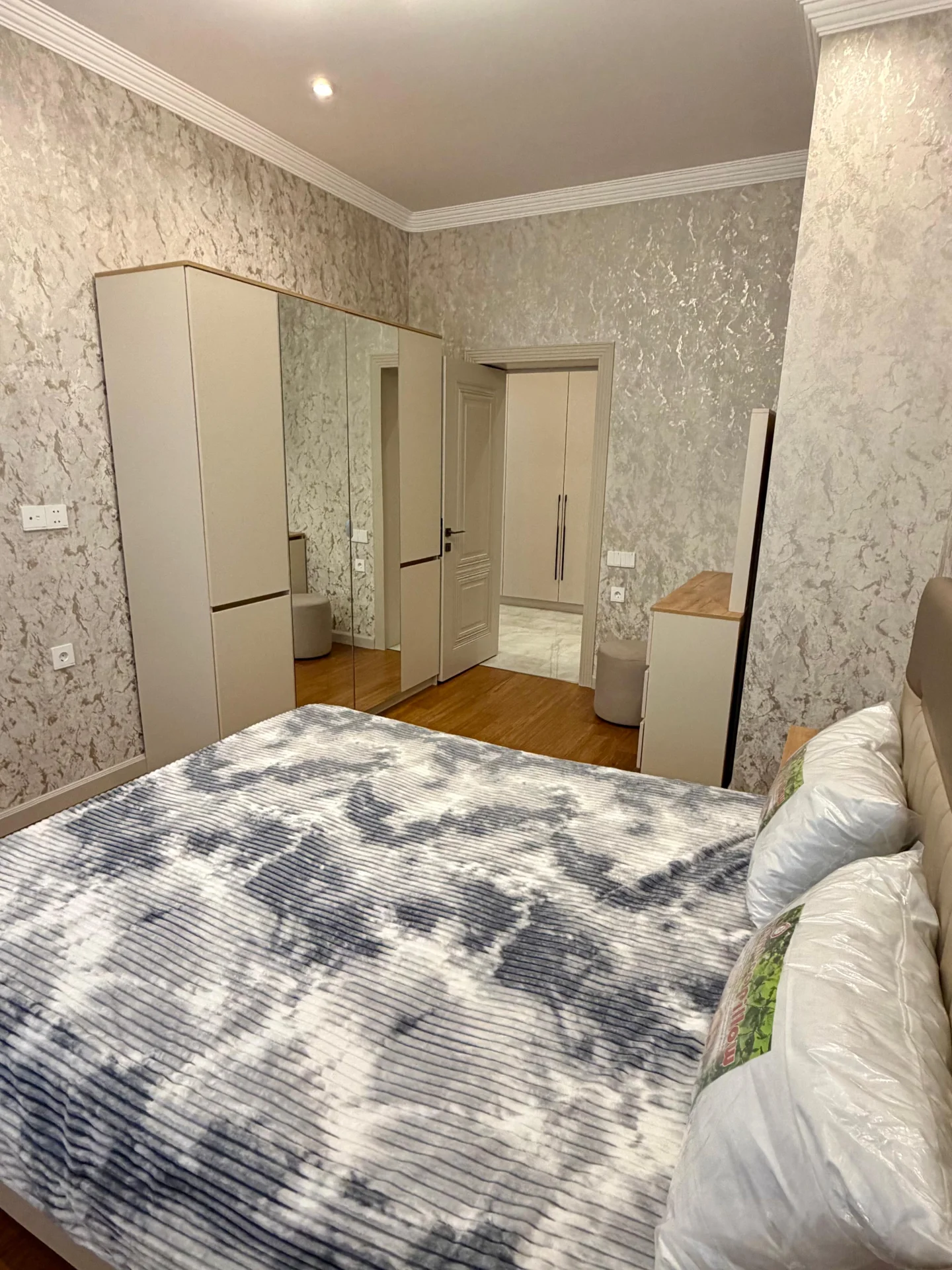 Kirayə 2 otaqlı Mənzil 85 m² Nəsimi r.