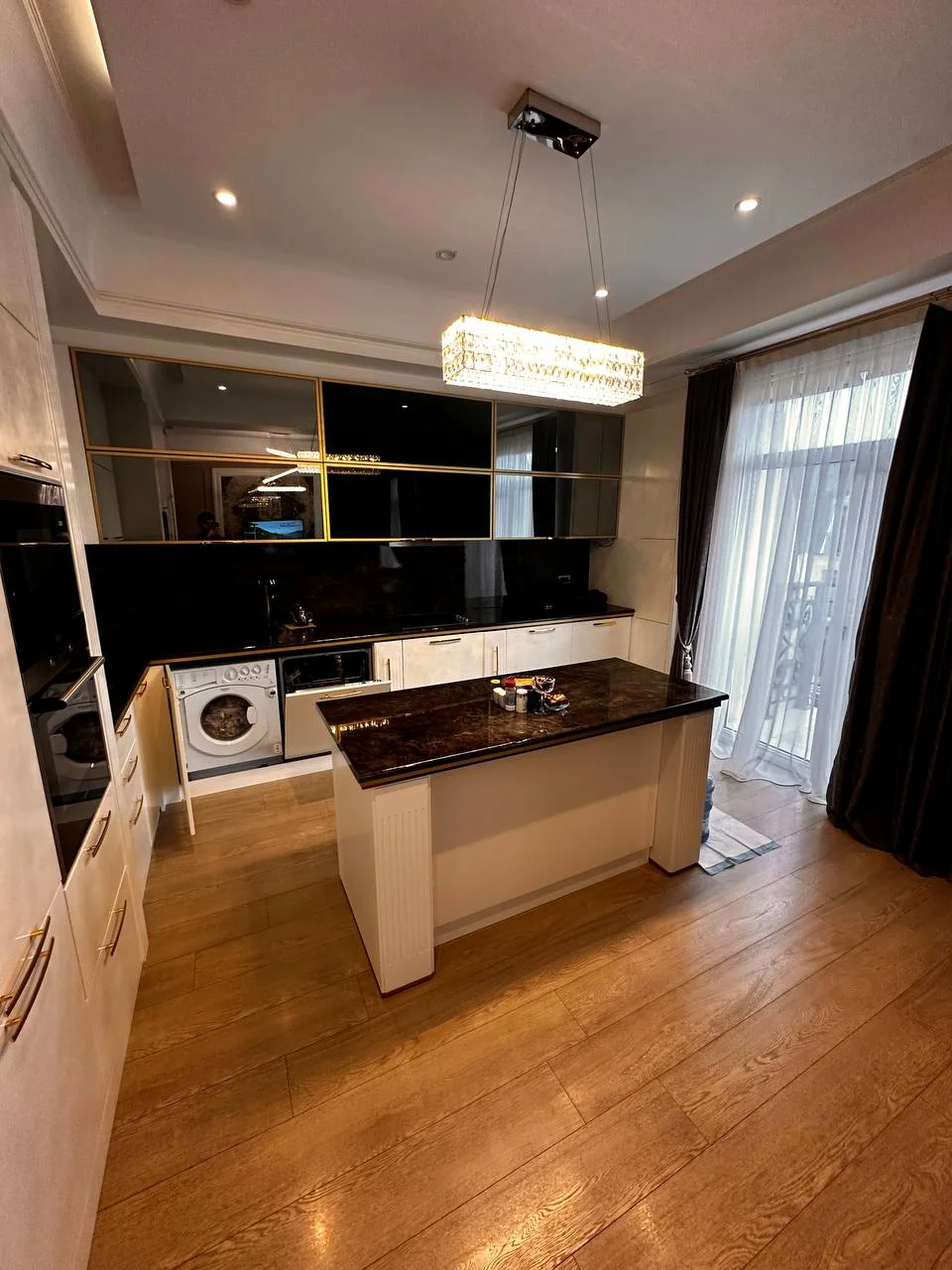 Kirayə 2 otaqlı Mənzil 85 m² Xətai r.