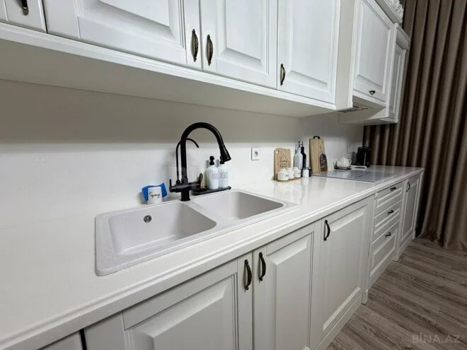 Kirayə 4 otaqlı Mənzil 160 m² Xətai r. Ağ şəhər q. – şəkil 9