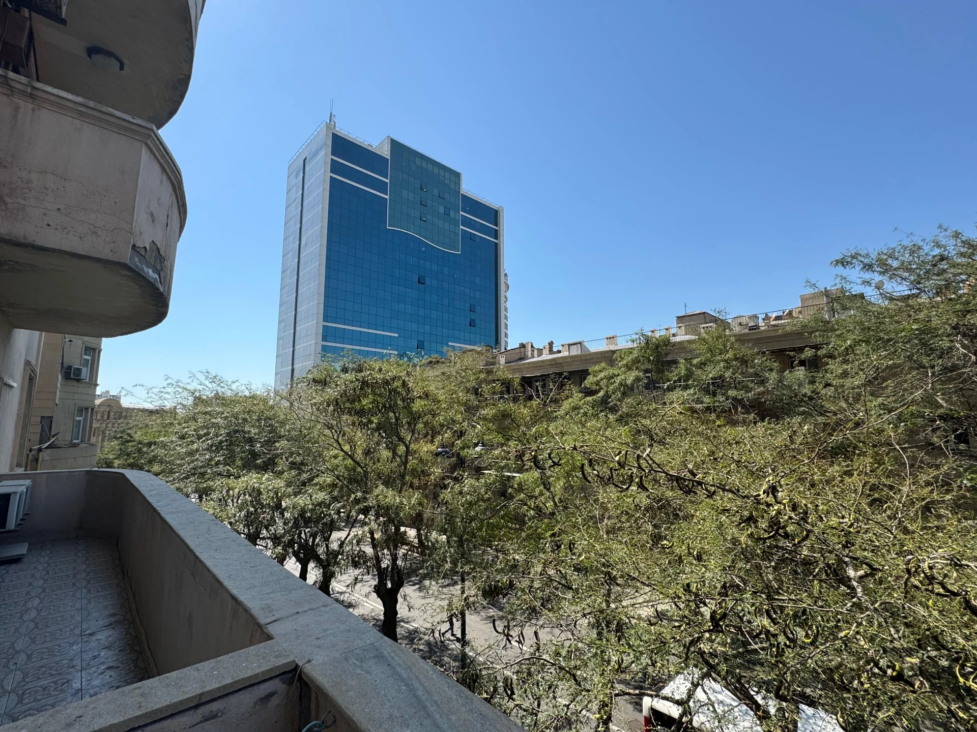 Kirayə 3 otaqlı Ofis 135 m² Yasamal r. Nizami m. – şəkil 2