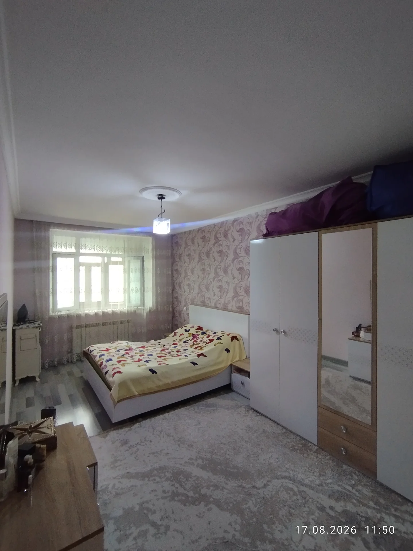 Təcili satılır İşiqli,geniş, təmirl