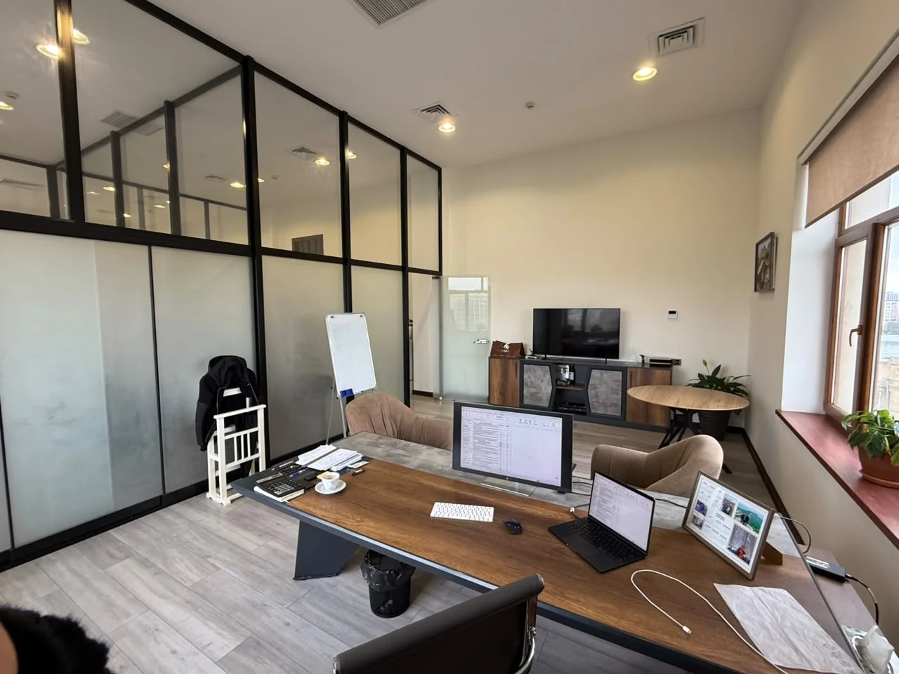 Kirayə 4 otaqlı Ofis 90 m² Nərimanov r. Gənclik m. – şəkil 1