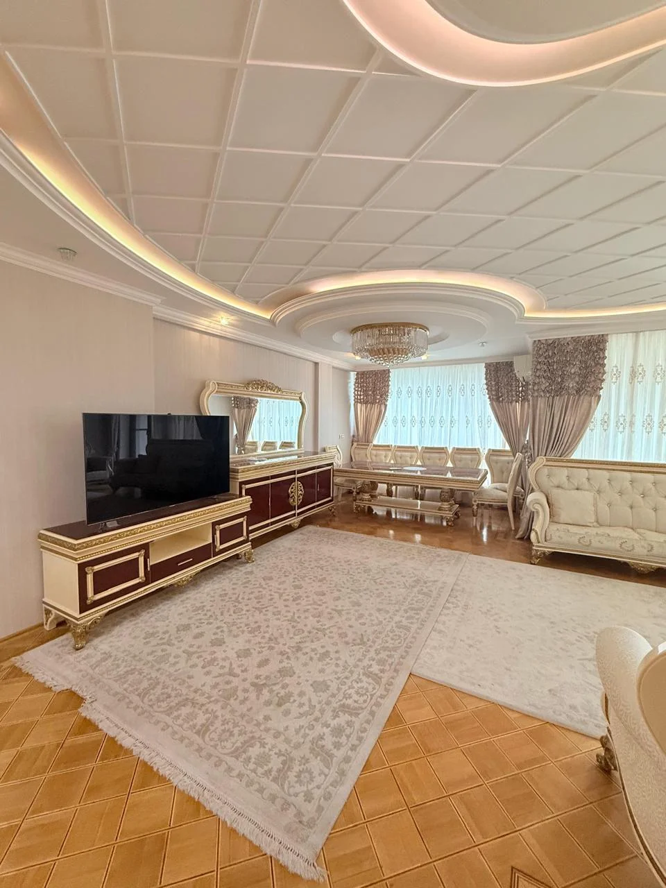Kirayə 3 otaqlı Mənzil 137 m² Nərimanov r.