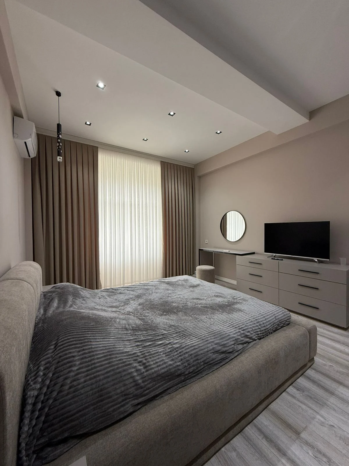 Kirayə 2 otaqlı Mənzil 100 m² Xətai r.