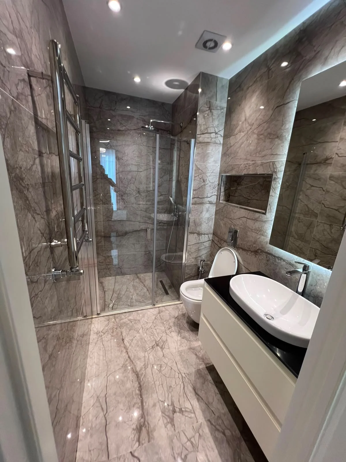 Kirayə 3 otaqlı Mənzil 95 m² Nərimanov r.
