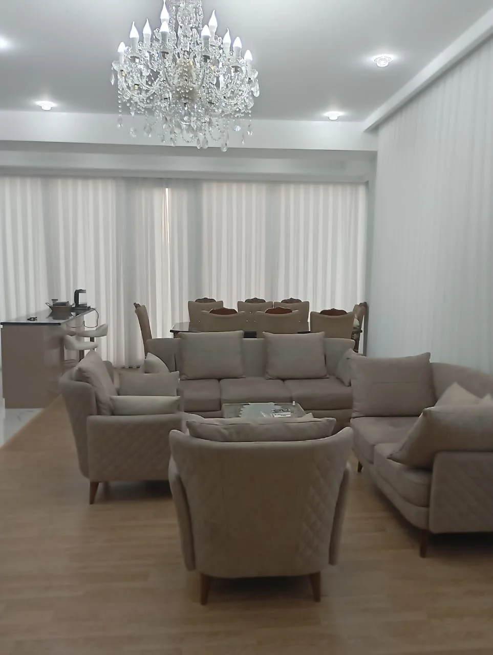 Kirayə 4 otaqlı Mənzil 165 m² Yasamal r.