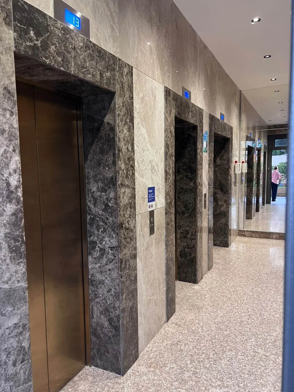 Kirayə 4 otaqlı Mənzil 180 m² Yasamal r.