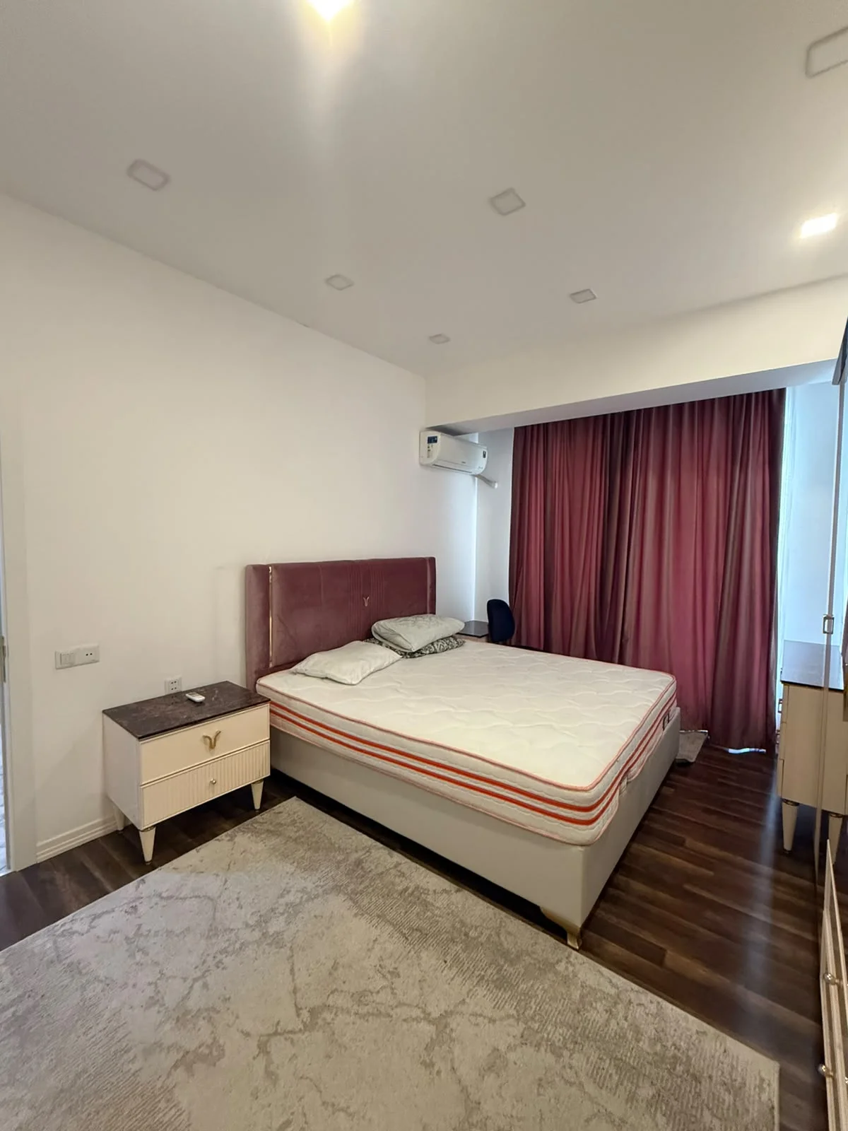 Kirayə 3 otaqlı Mənzil 97 m² Xətai r.