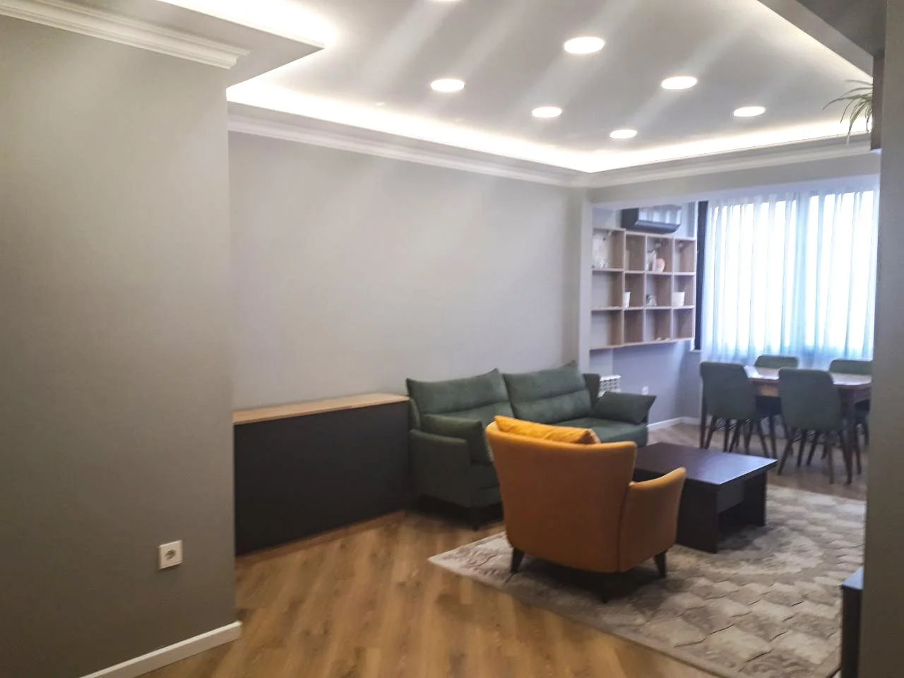 Kirayə 2 otaqlı Mənzil 75 m² Səbail r.
