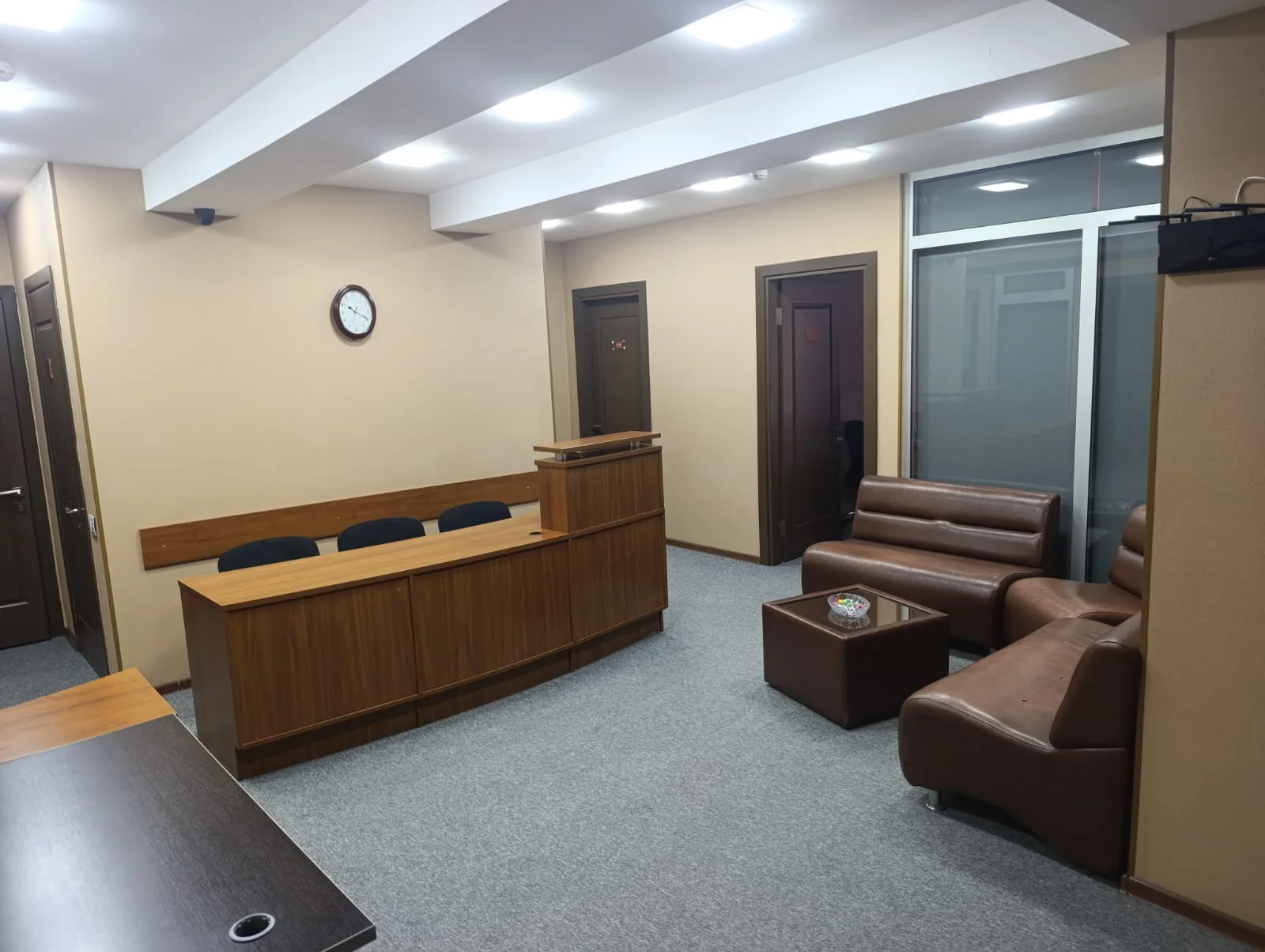 Kirayə 4 otaqlı Ofis 101 m² Yasamal r.