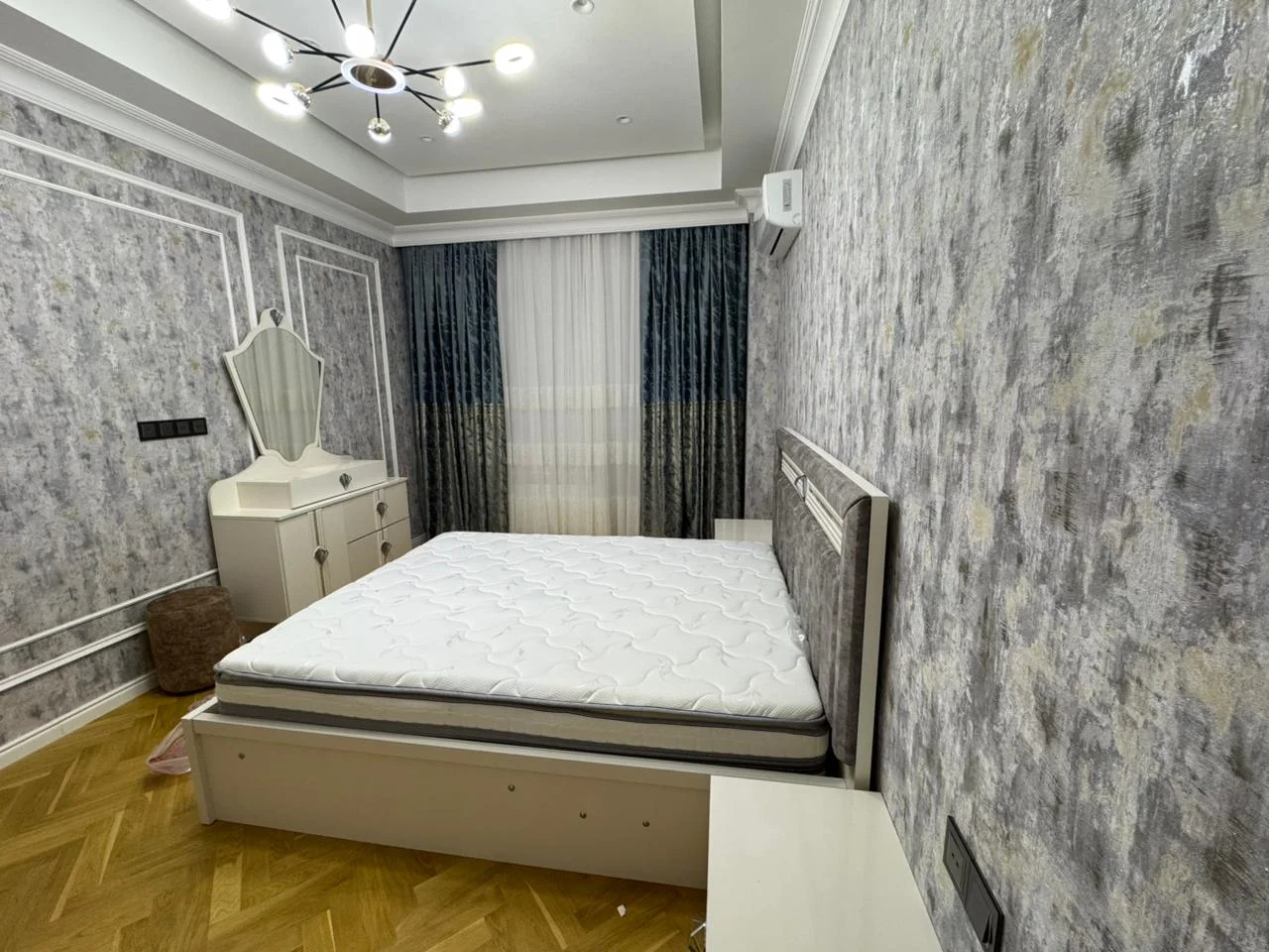Kirayə 2 otaqlı Mənzil 95 m² Xətai r.