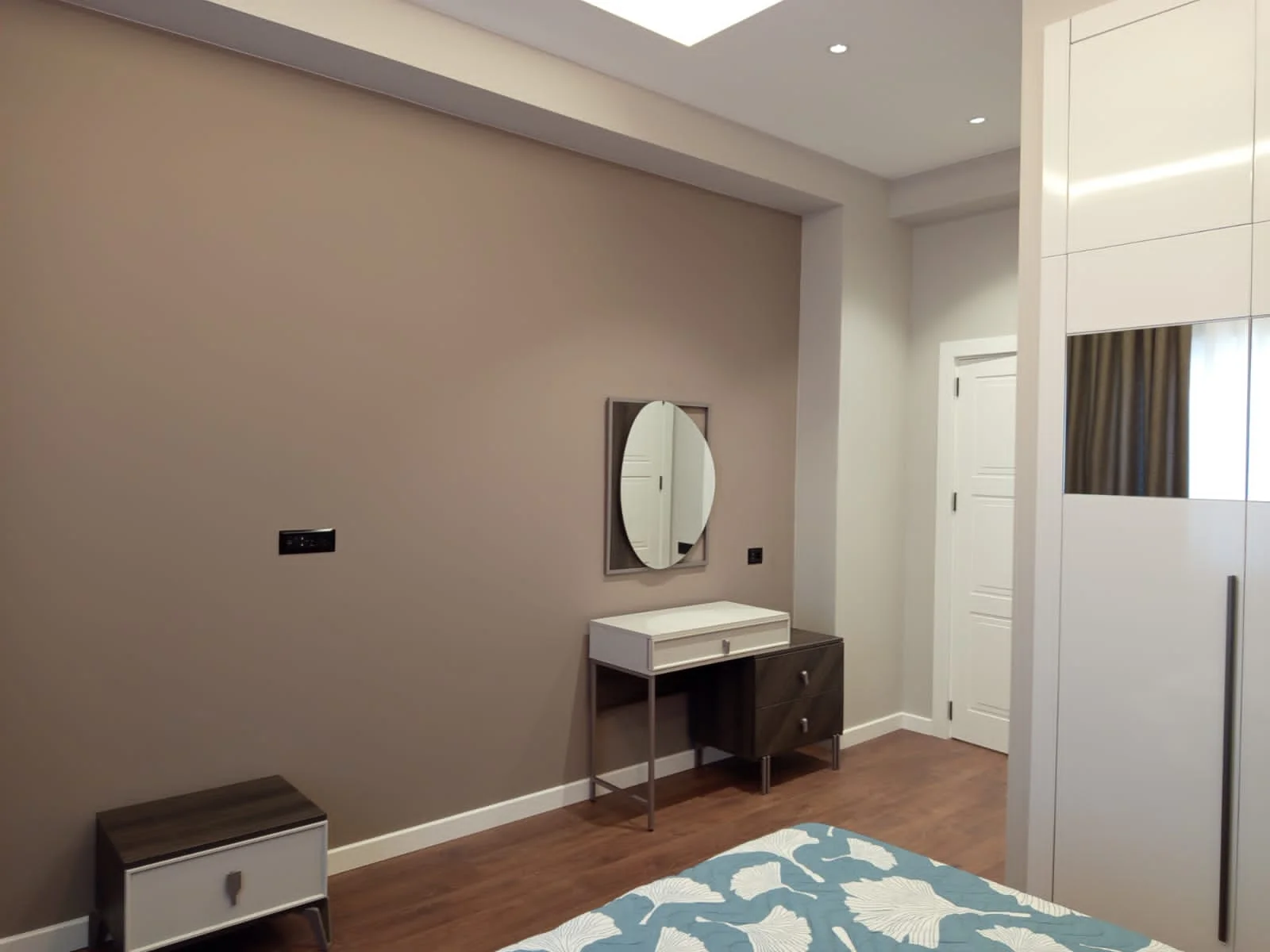 Kirayə 3 otaqlı Mənzil 130 m² Xətai r.