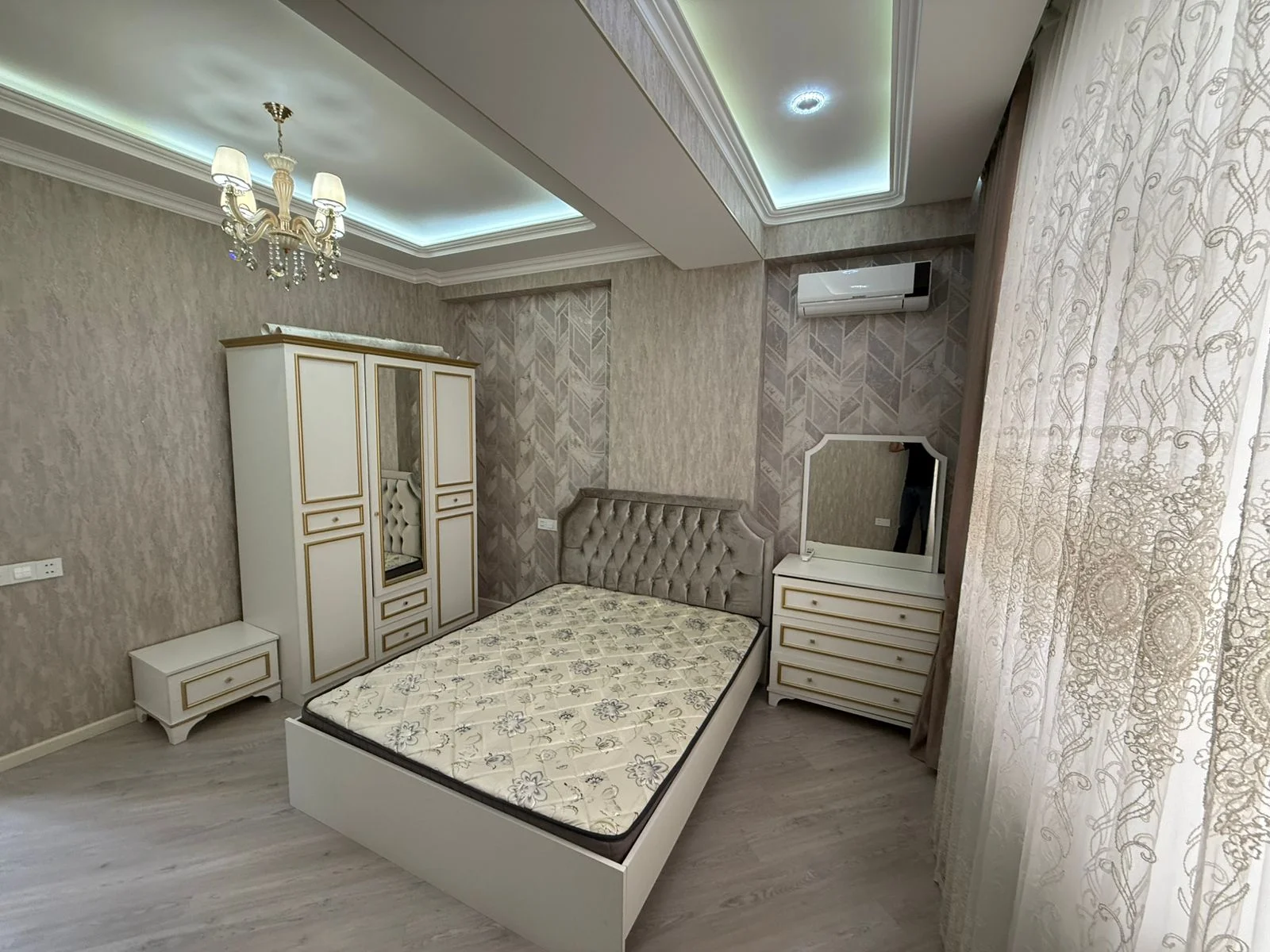 Kirayə 3 otaqlı Mənzil 120 m² Nərimanov r.