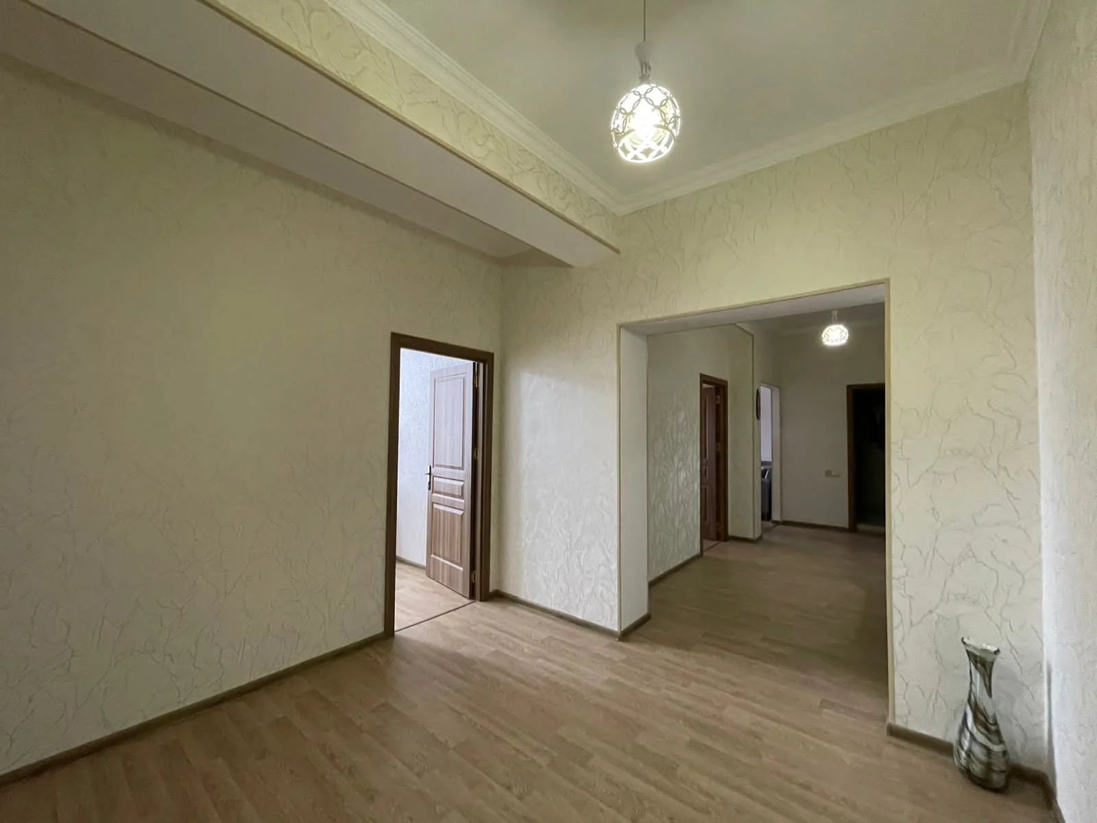 Kirayə 3 otaqlı Mənzil 120 m² Nəsimi r.