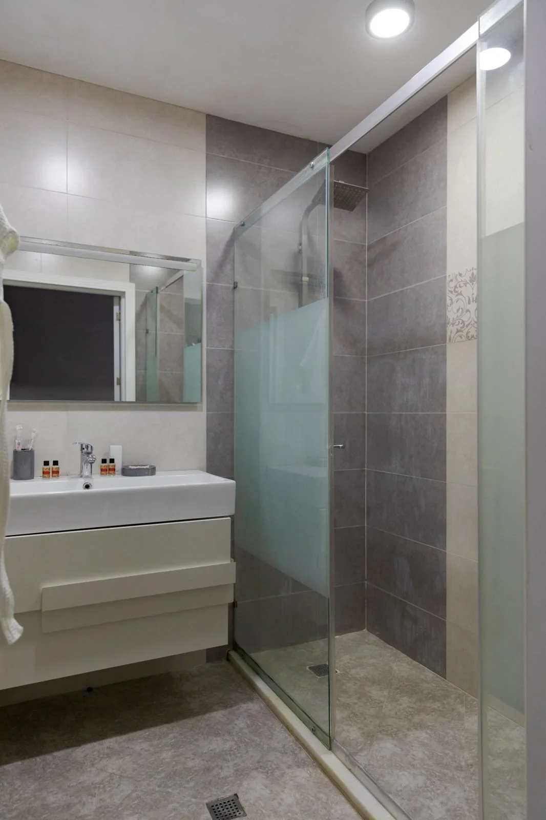 Kirayə 4 otaqlı Mənzil 100 m² Nəsimi r.