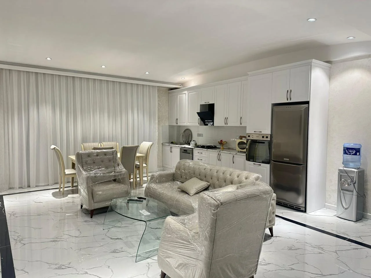 Kirayə 5 otaqlı Mənzil 245 m² Nəsimi r.