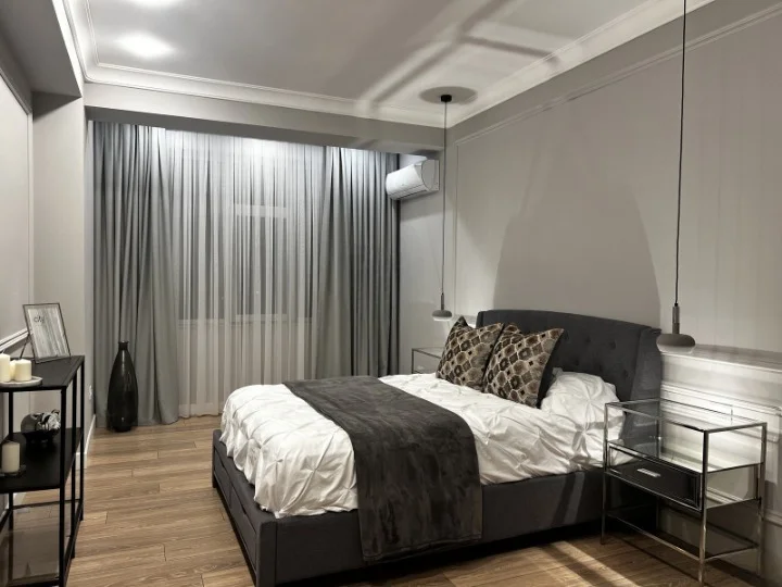 Kirayə 3 otaqlı Mənzil 130 m² Səbail r.