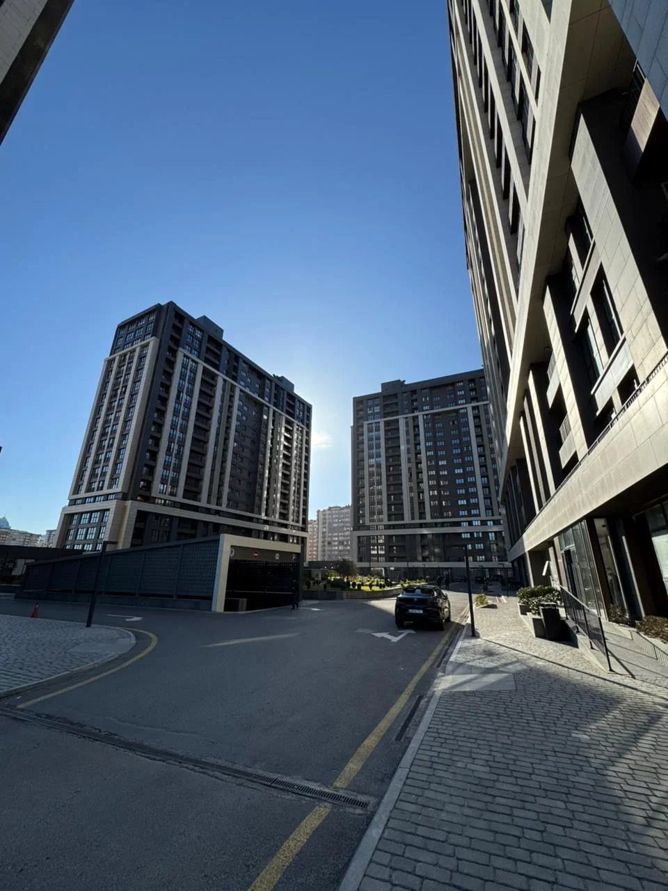 Kirayə 4 otaqlı Mənzil 140 m² Xətai r.