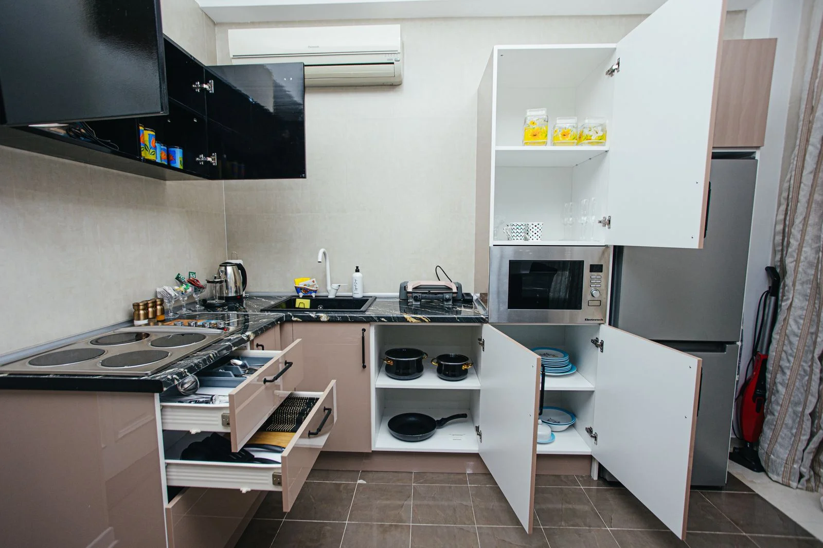 Kirayə 3 otaqlı Mənzil 167 m² Nəsimi r.