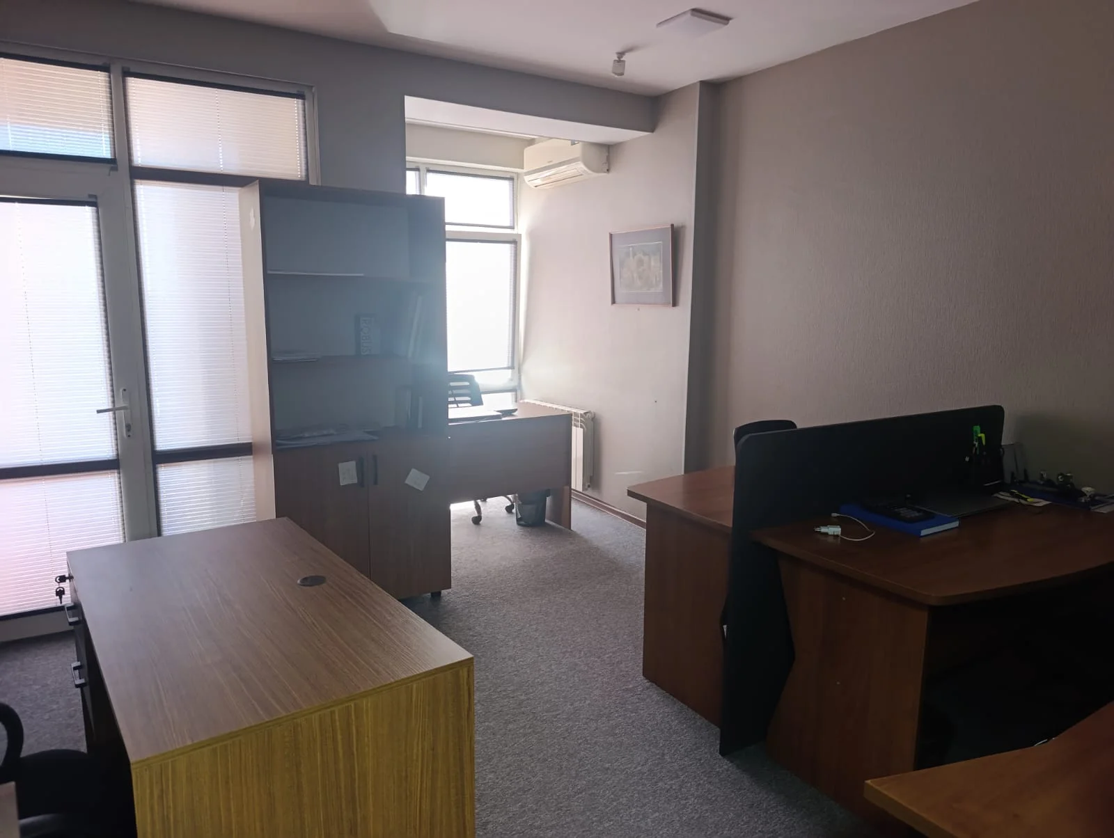 Kirayə 4 otaqlı Ofis 101 m² Yasamal r.