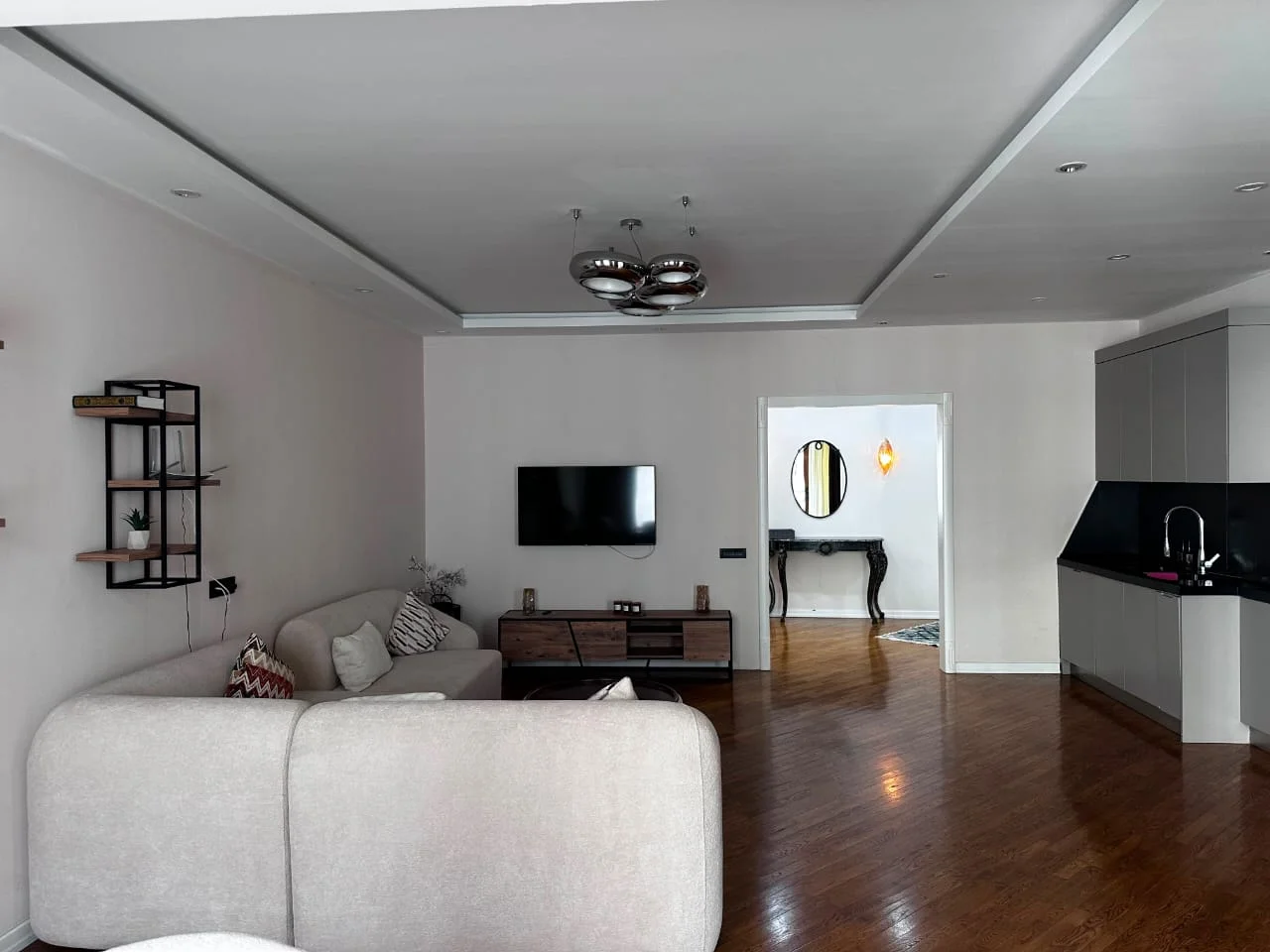 Kirayə 3 otaqlı Mənzil 141 m² Xətai r.