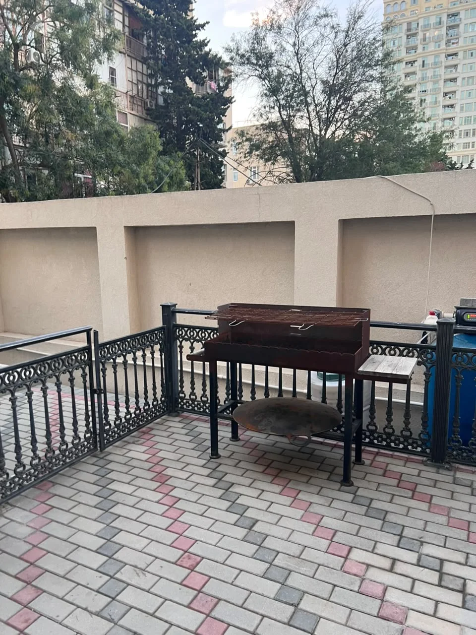 Kirayə 4 otaqlı Mənzil 180 m² Yasamal r.