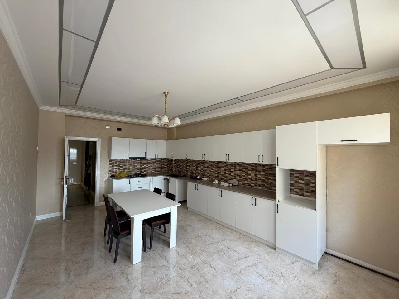 Kirayə 4 otaqlı Mənzil 240 m² Nərimanov r.
