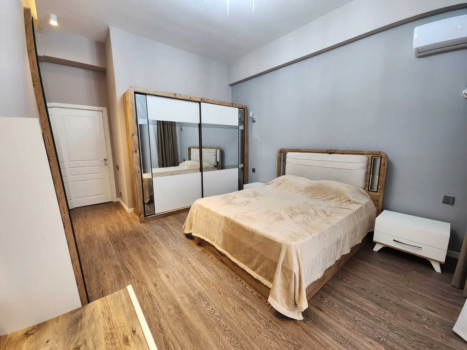 Kirayə 3 otaqlı Mənzil 145 m² Xətai r. Ağ şəhər q. – şəkil 12