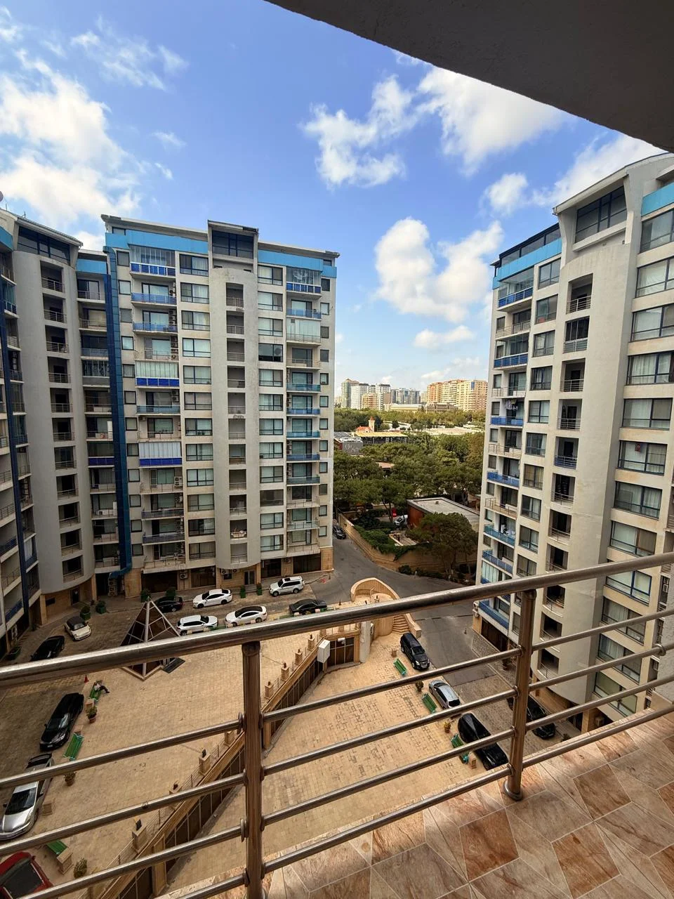 Kirayə 3 otaqlı Mənzil 137 m² Nərimanov r.
