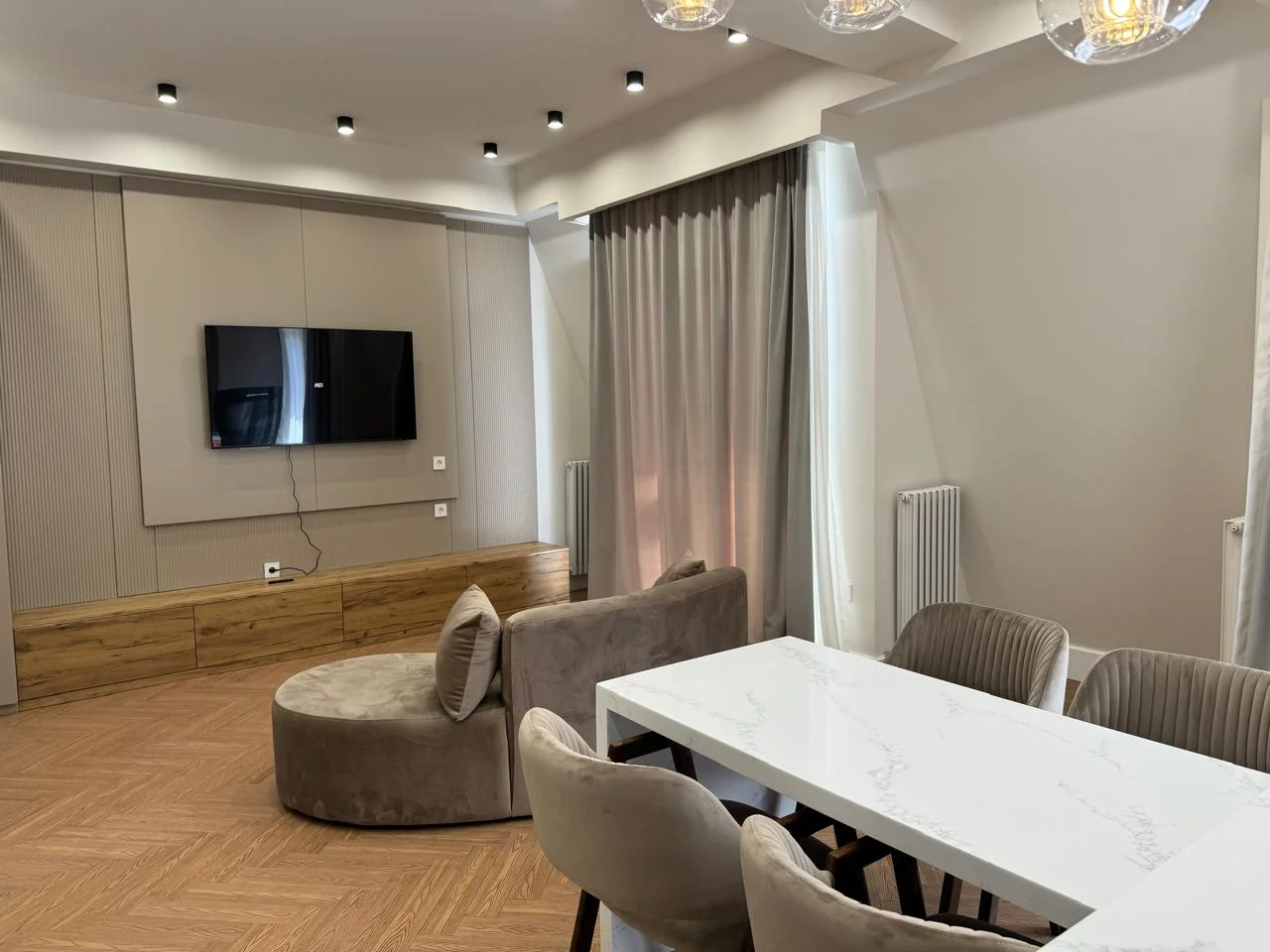 Kirayə 2 otaqlı Mənzil 80 m² Xətai r.