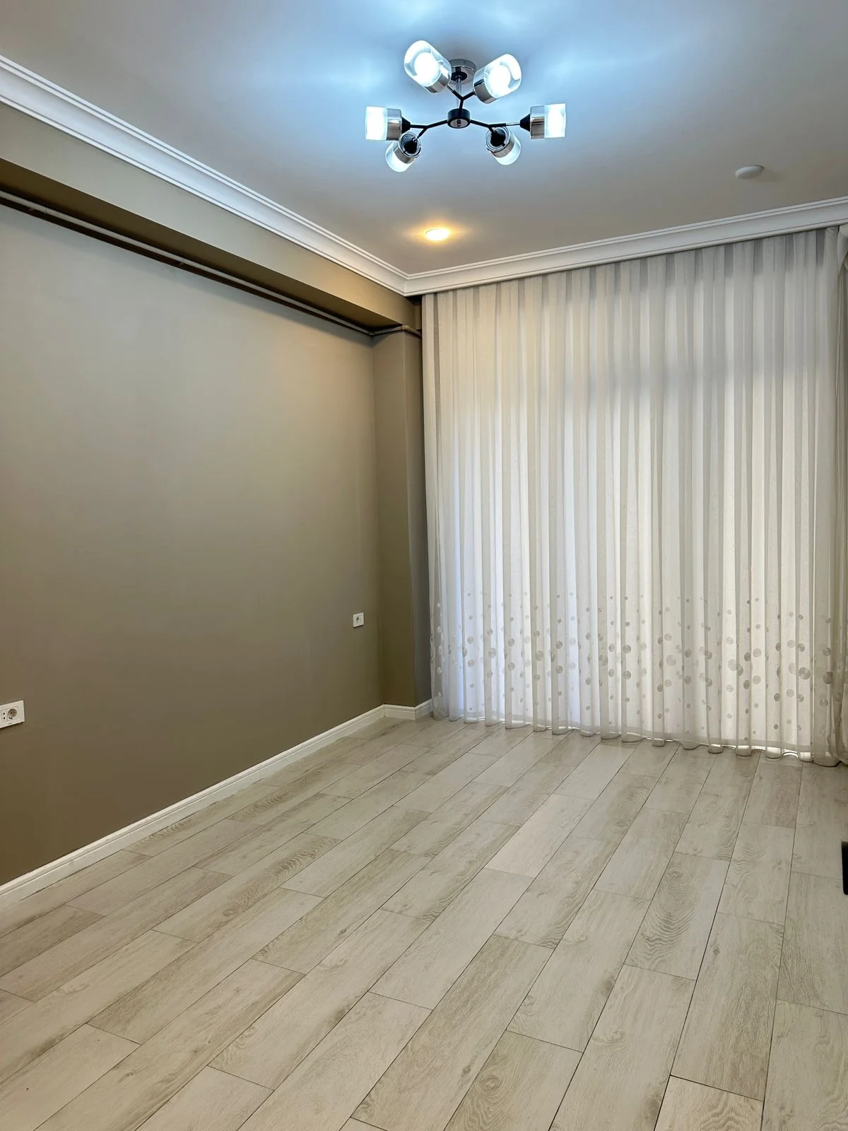 Kirayə 2 otaqlı Mənzil 77 m² Nərimanov r.