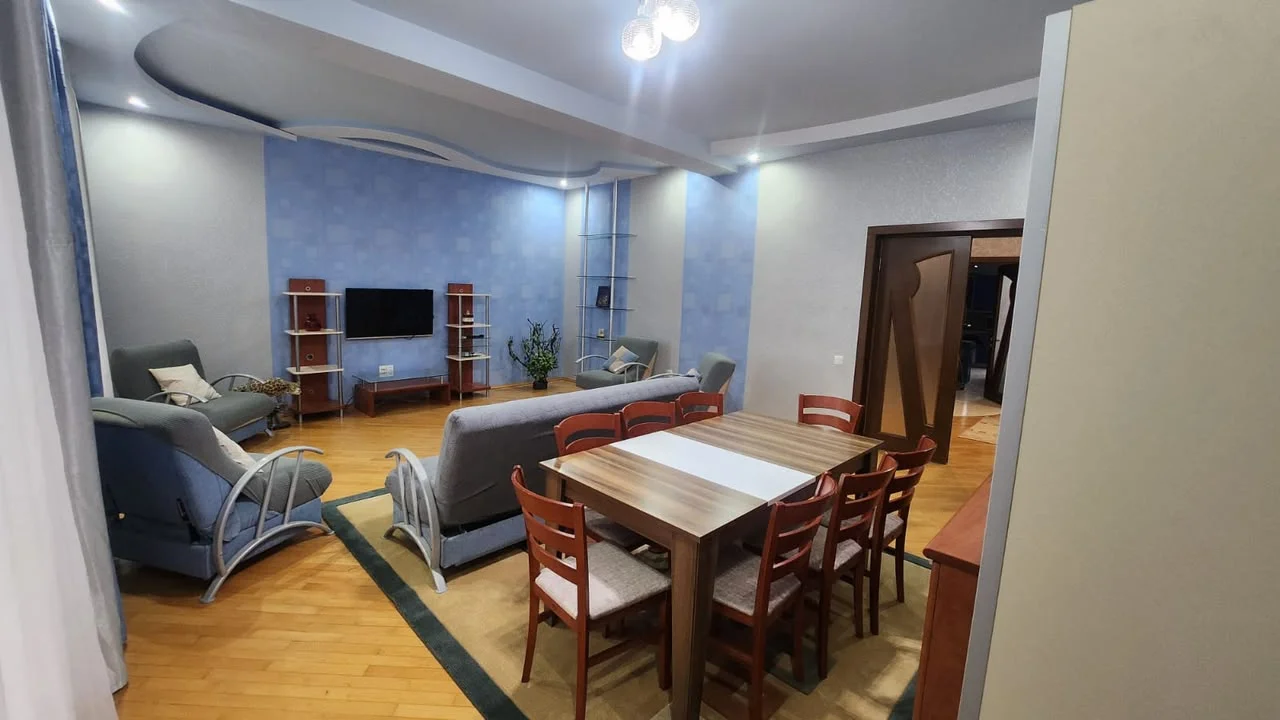 Kirayə 5 otaqlı Mənzil 220 m² Nərimanov r. Gənclik m. – şəkil 16