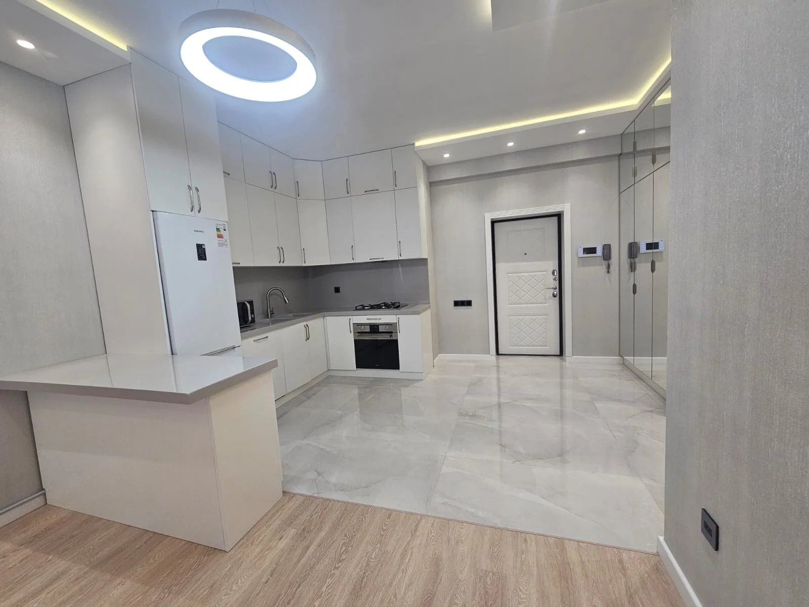 Kirayə 2 otaqlı Mənzil 80 m² Xətai r.