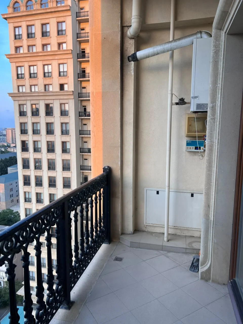 Kirayə 4 otaqlı Mənzil 180 m² Yasamal r.