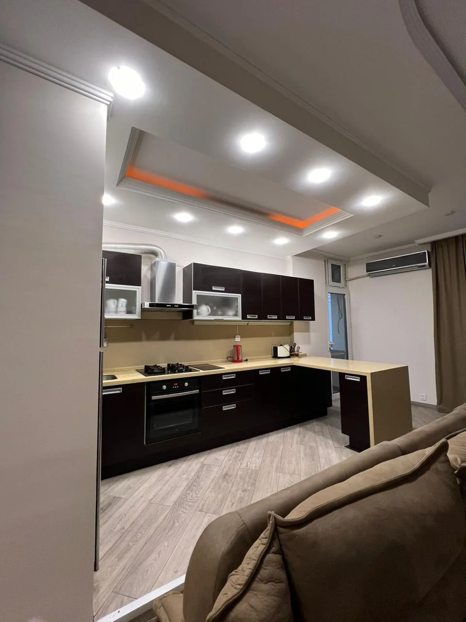 Kirayə 4 otaqlı Mənzil 135 m² Nərimanov r.