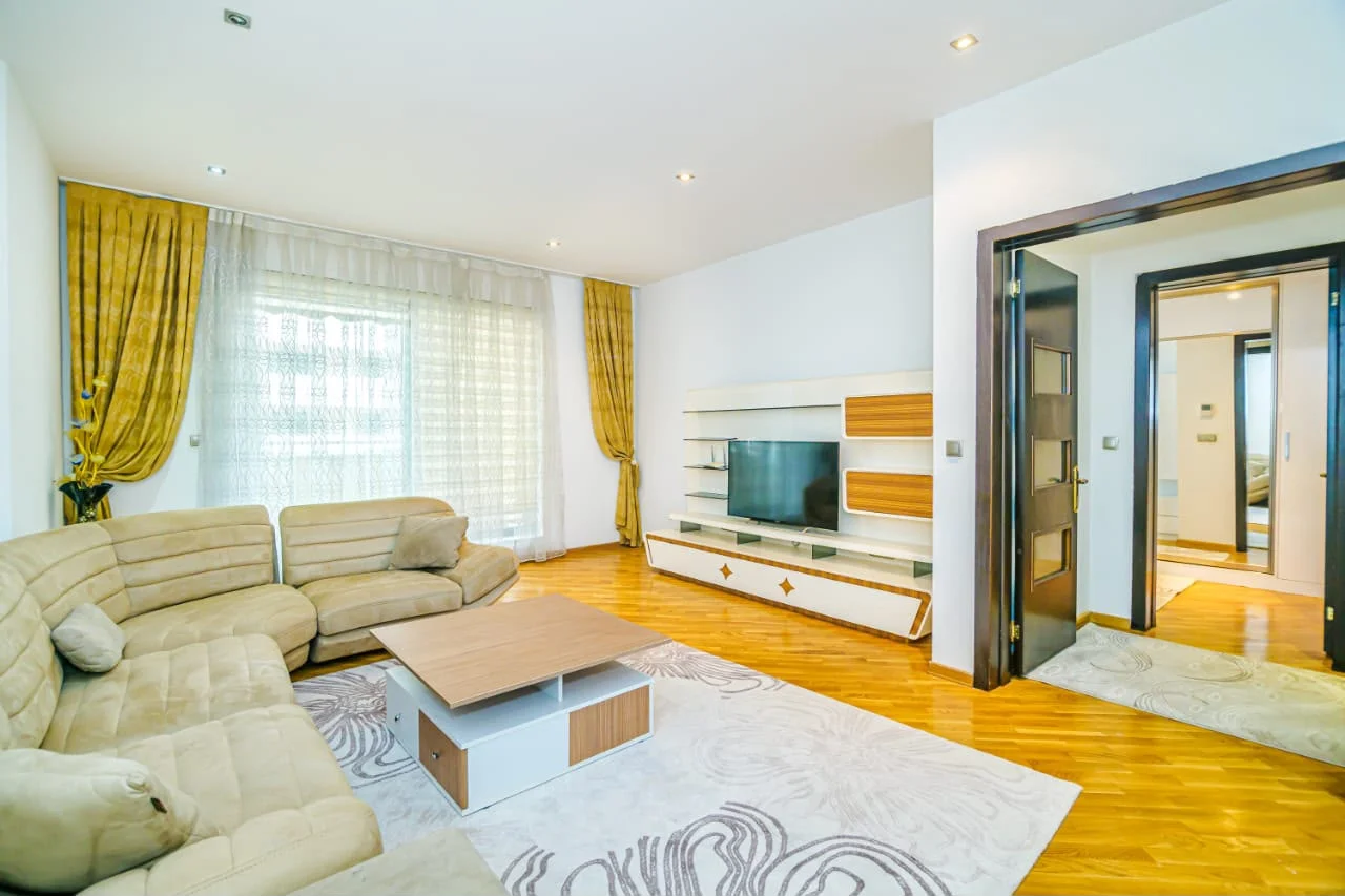 Kirayə 3 otaqlı Mənzil 102 m² Nəsimi r. – şəkil 2