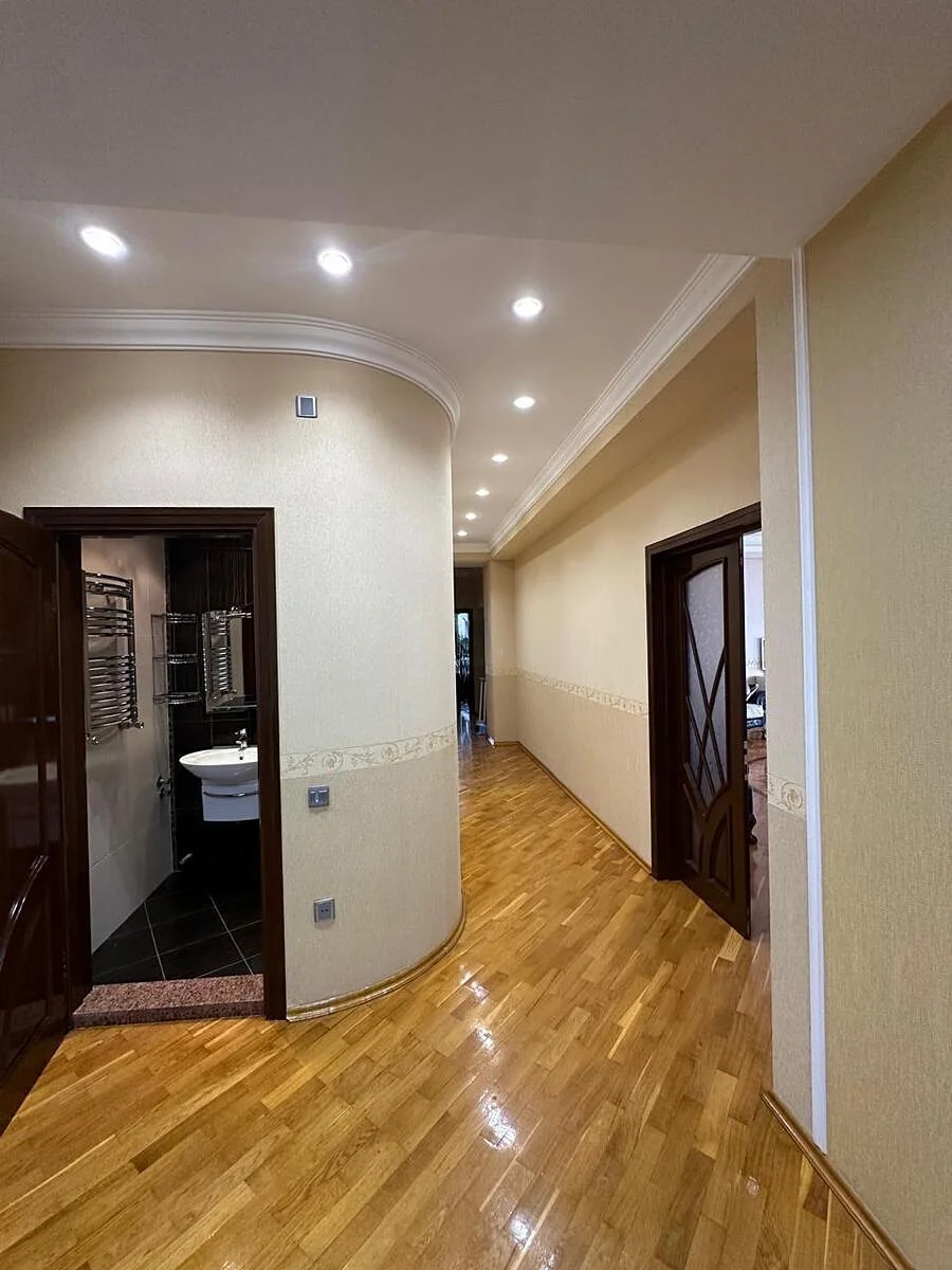 Kirayə 5 otaqlı Mənzil 221 m² Nəsimi r. 28 May m. – şəkil 2