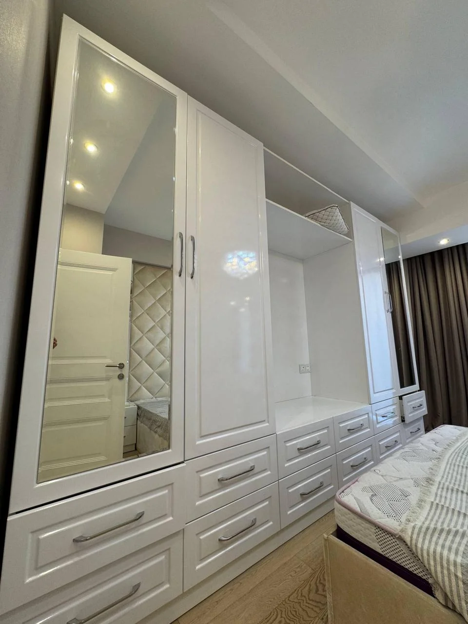 Kirayə 3 otaqlı Mənzil 119 m² Nəsimi r.