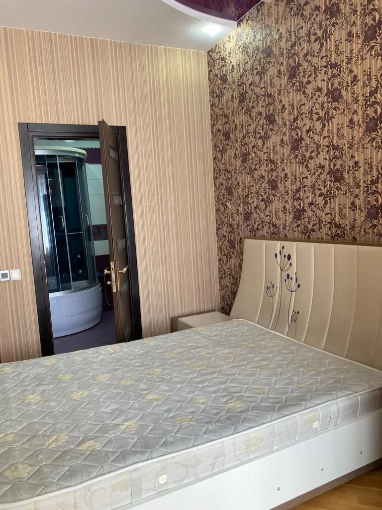 Kirayə 4 otaqlı Mənzil 175 m² Nərimanov r.