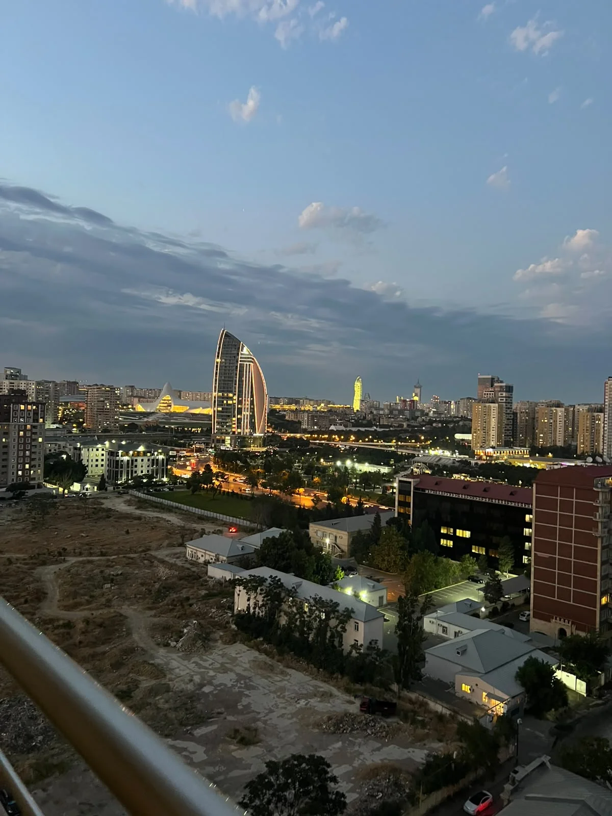 Satılır 4 otaqlı Mənzil 170 m² Xətai r.