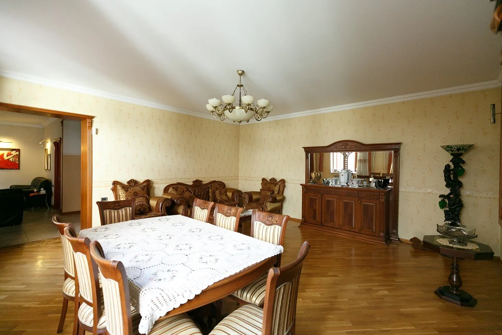 Satılır 8 otaqlı Həyət evi / Bağ evi 630 m² Nərimanov r.