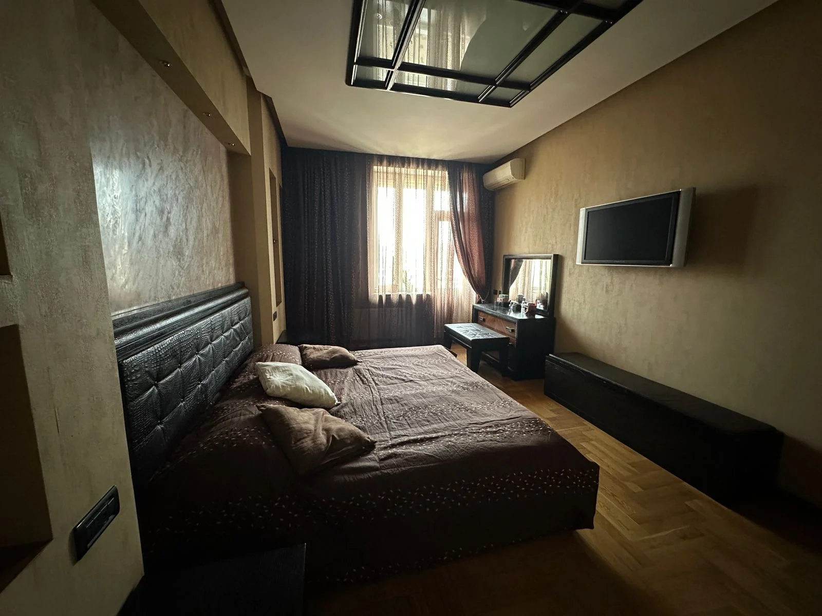 Kirayə 3 otaqlı Mənzil 160 m² Nəsimi r.