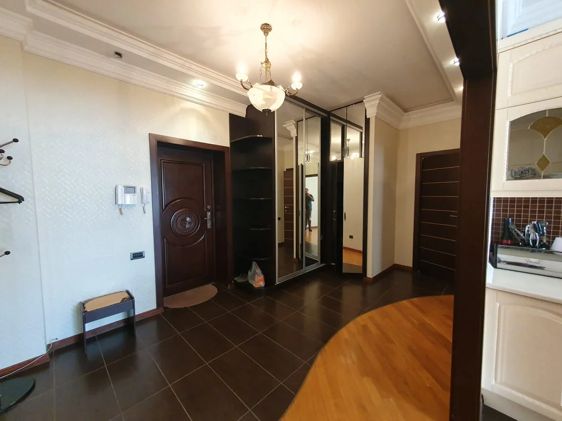 Kirayə 2 otaqlı Mənzil 120 m² Nəsimi r.