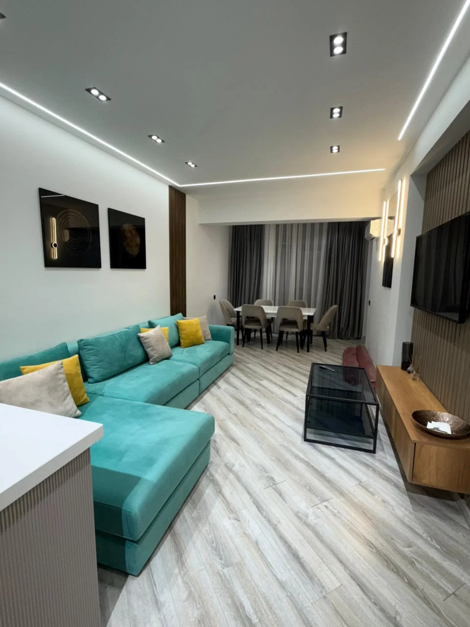 Kirayə 2 otaqlı Mənzil 70 m² Xətai r.
