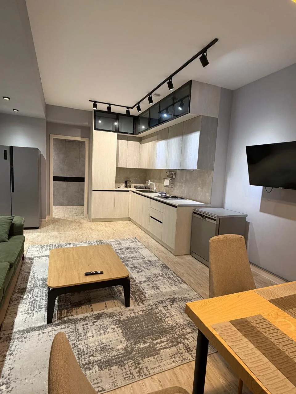 Kirayə 3 otaqlı Mənzil 110 m² Xətai r.
